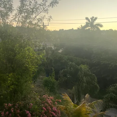 Andeve'S Tranquil Beautiful Home